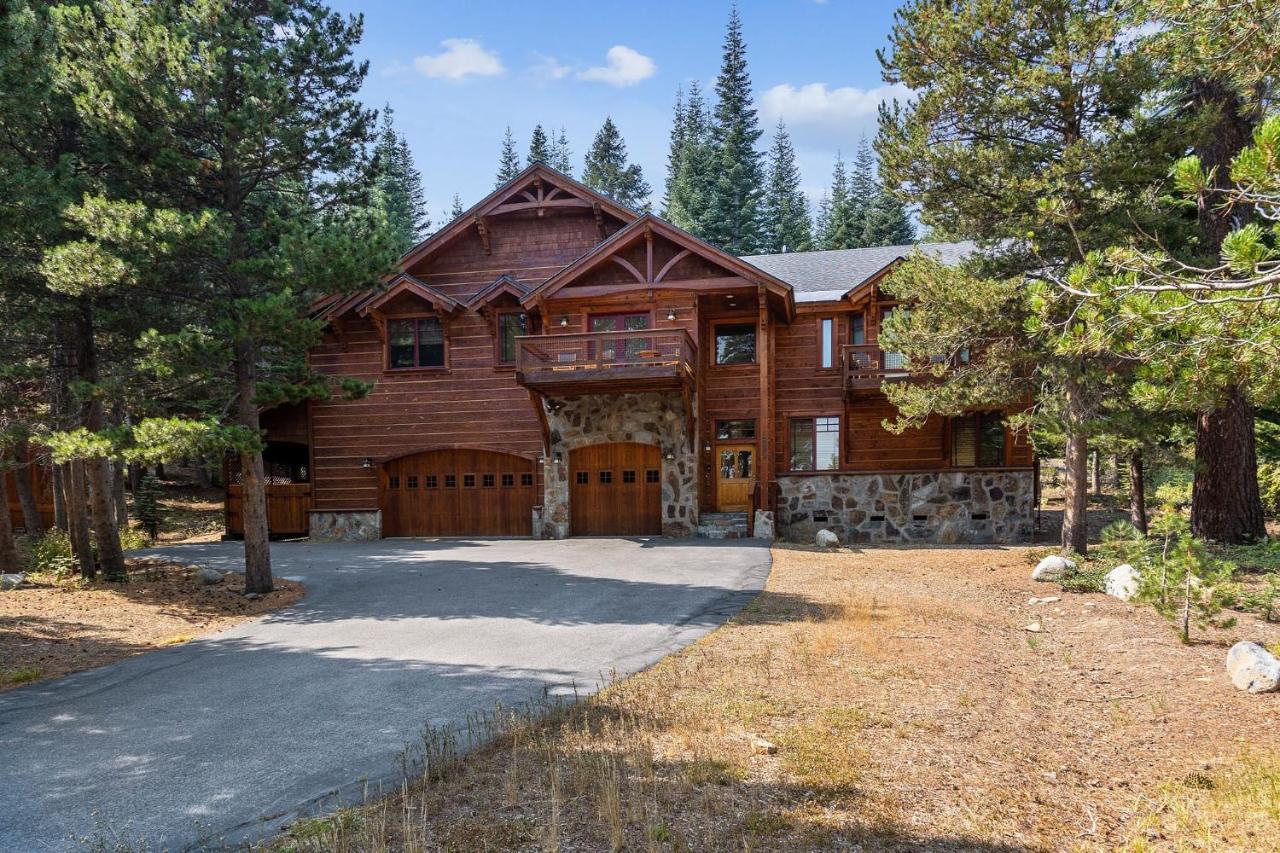Bear Meadows Lodge - Hot Tub - Tahoe Donner Home 트럭키 외부 사진