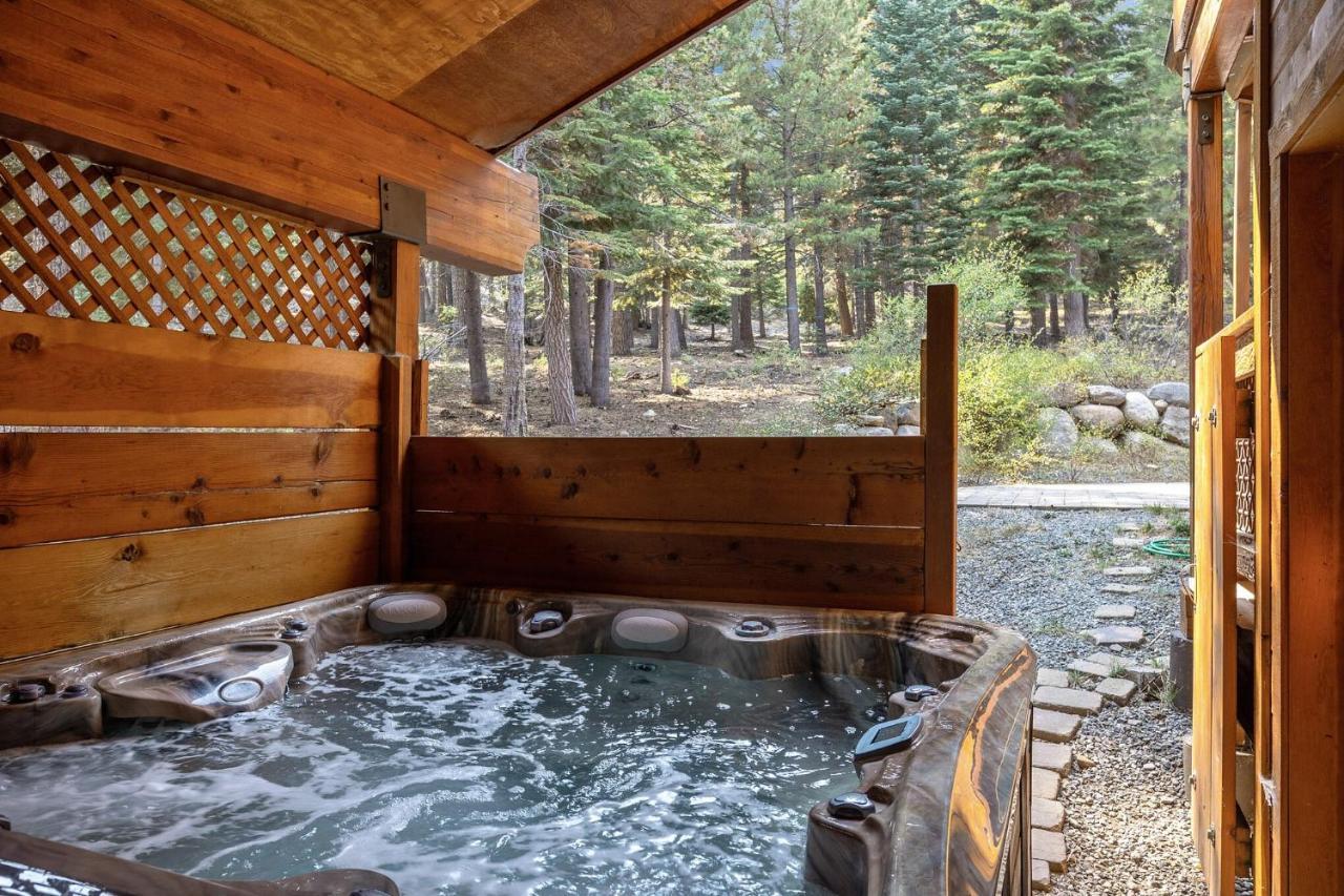 Bear Meadows Lodge - Hot Tub - Tahoe Donner Home 트럭키 외부 사진